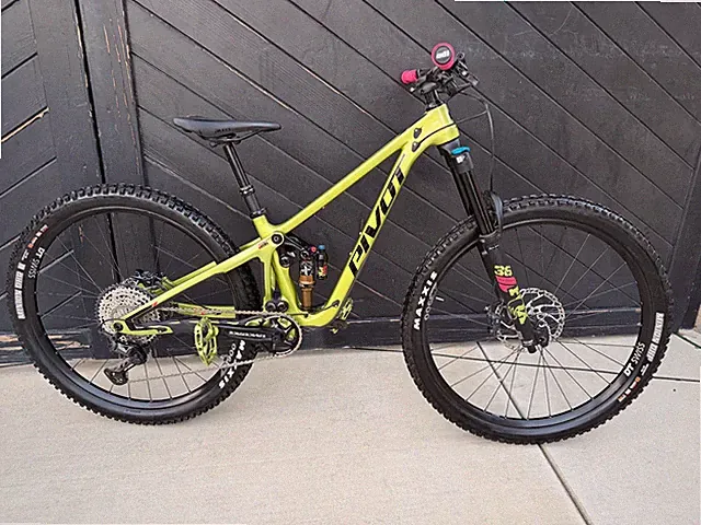 Pivot Switchblade Race XT - 2024 Size XS